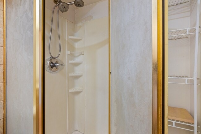 Building Photo - Furnished 1 Bed 1 Bath Condo. Includes Electric, Water, Sewer & Gas. Ample unassigned parking.