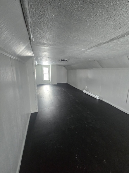 Building Photo - 1724 Cliffview Rd