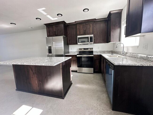 Building Photo - 1720 E Main St