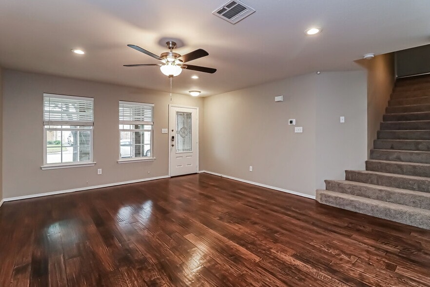 Building Photo - 10456 Winding Passage Way