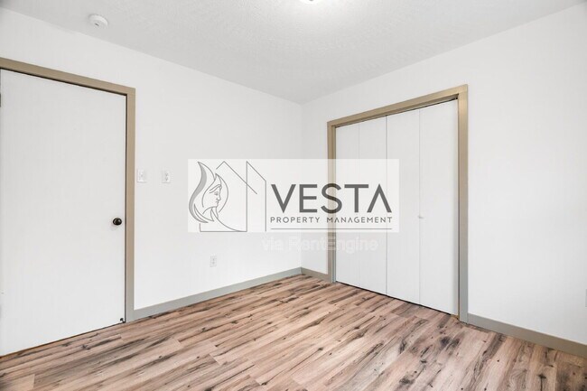 Building Photo - 326 New Salem Rd