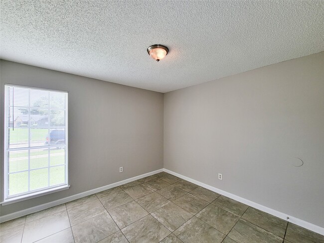 Building Photo - 8530 Quail Burg Ln