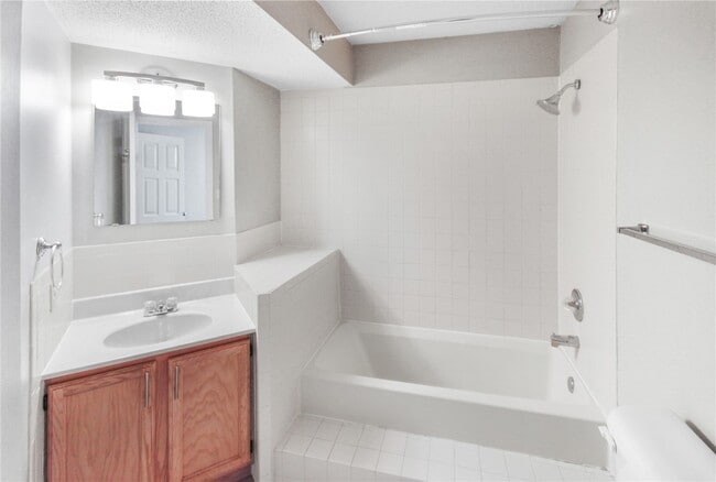 Building Photo - 421 Shirley Ridge Dr