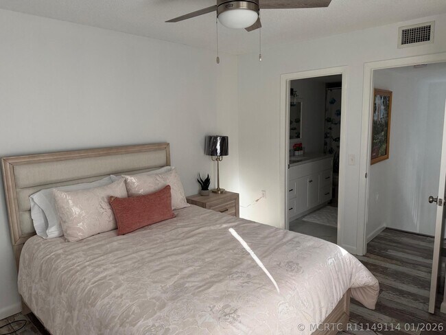 Building Photo - 2813 28th Ct