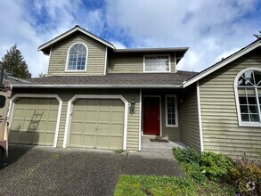 Building Photo - Large 4 bedroom 2.5 bath home in Glen Eagle