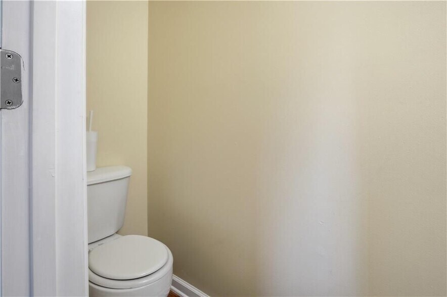 Building Photo - 796 Rock Ln