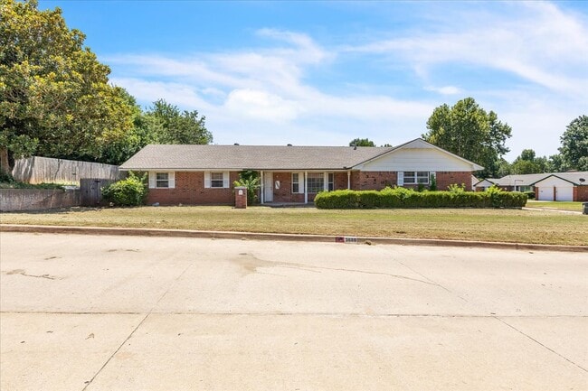 Primary Photo - 3600 Sunvalley Dr
