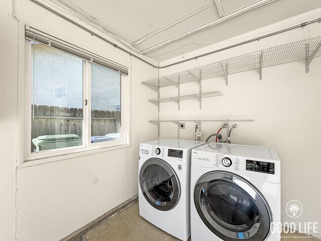 Building Photo - Bright Modern Home in Twin Oaks Golf Course