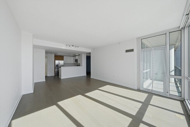 Building Photo - 1629 S Prairie Ave