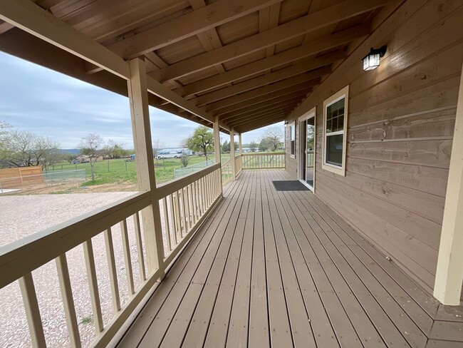 Building Photo - 1224 Nora Ln