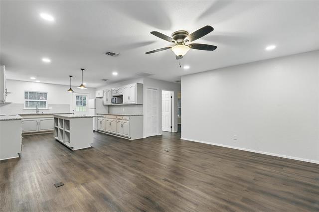 Building Photo - 9337 Heron Dr