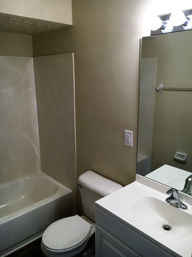 Building Photo - 3201-3205 Norwood St