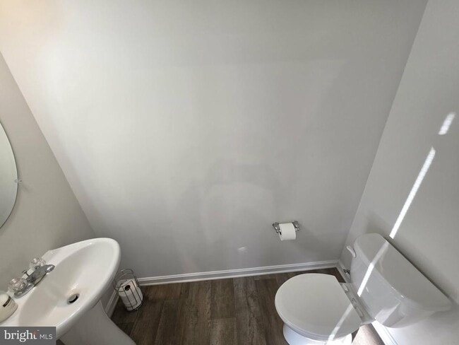 Building Photo - 426 Creekbed Cir