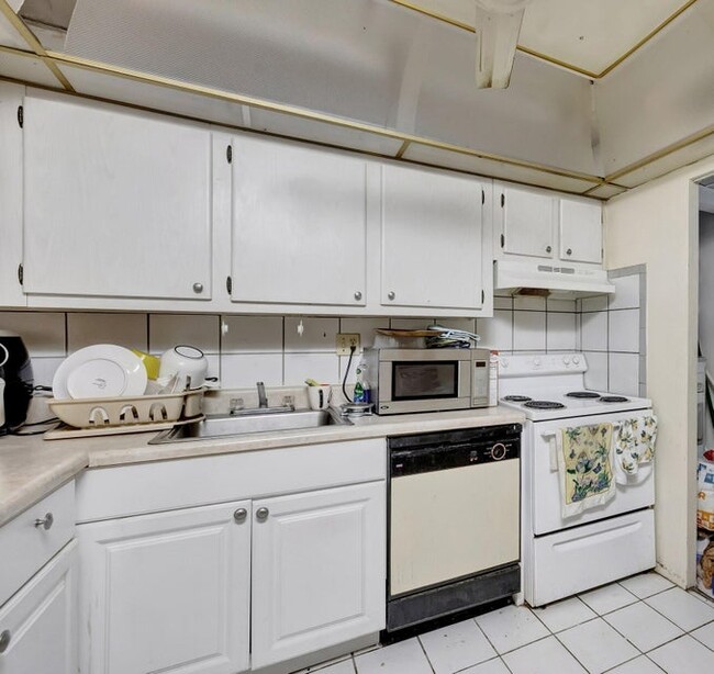 Building Photo - 7820 S Colony Cir
