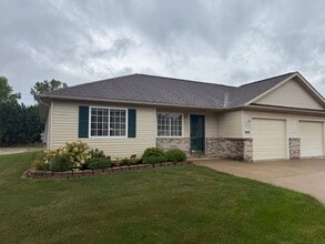 Building Photo - 783 Doty Dr