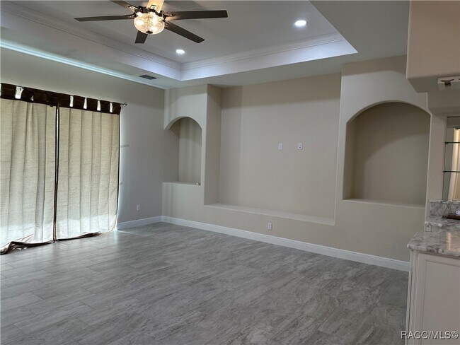 Building Photo - 5780 N Lena Dr