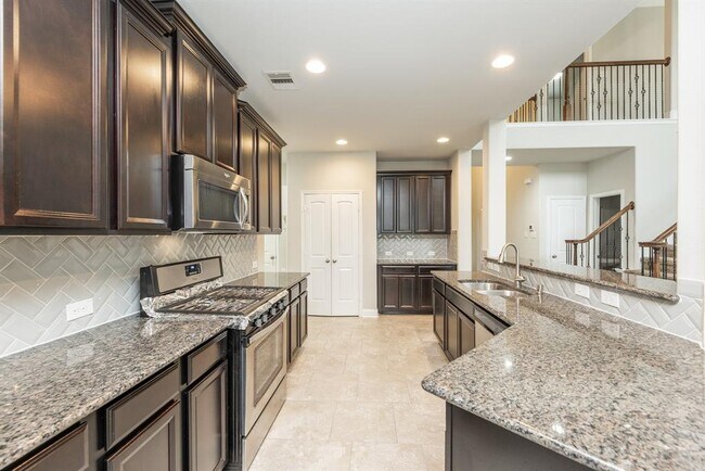 Building Photo - 207 Denfield Ct
