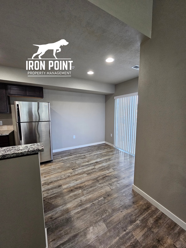 Building Photo - JE911