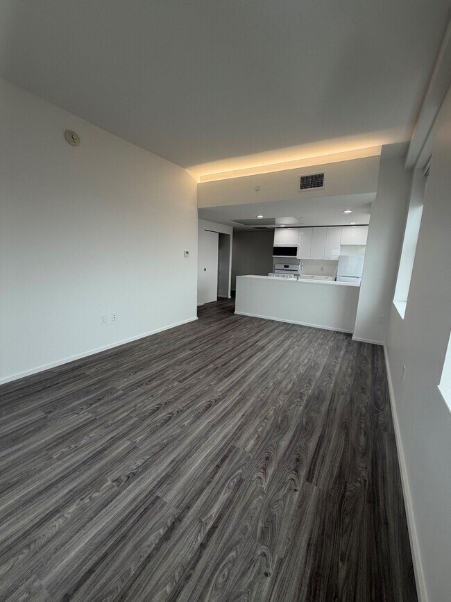 Building Photo - Market District Lofts