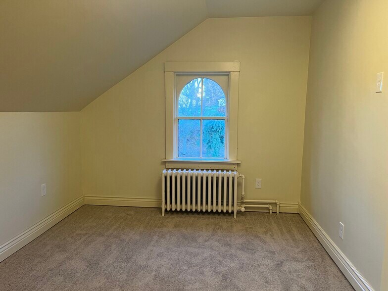 Building Photo - 711 Union St