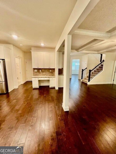 Building Photo - 600 Rosehill Ln SW