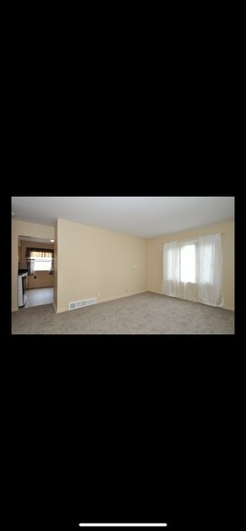 Building Photo - 3744 S 87th St