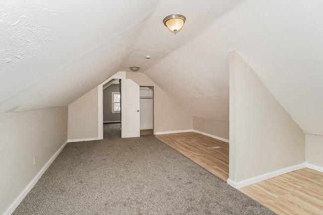 Building Photo - Cozy Charm Meets Natural Light – 2-Bed in ...