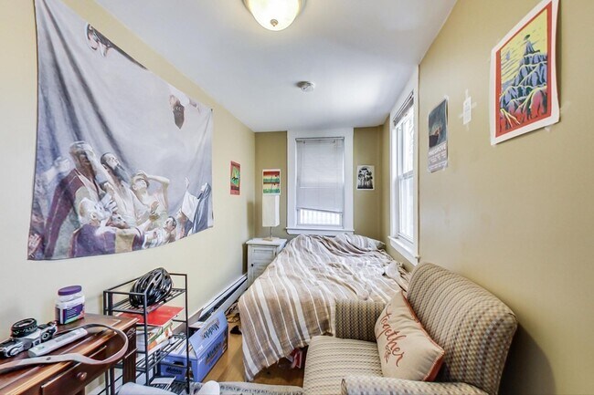 Building Photo - 47 Hillside St