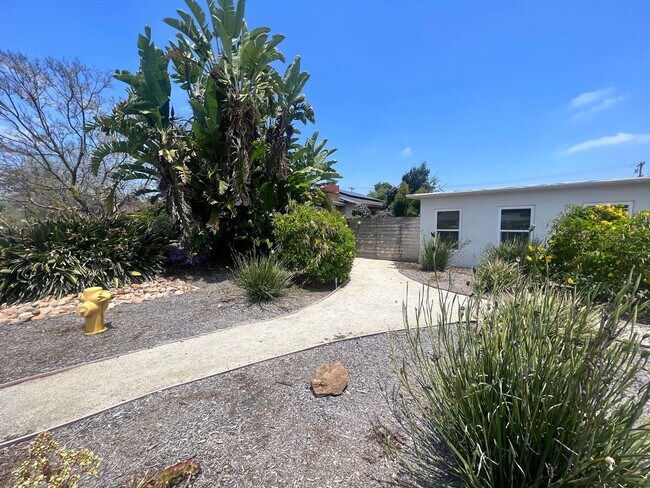 Building Photo - Newer built detached ADU in FLETCHER HILLS...