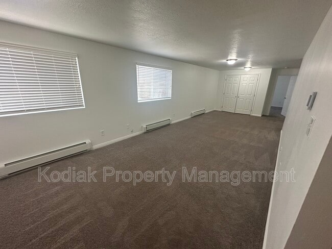 Building Photo - 1802 S 200 W