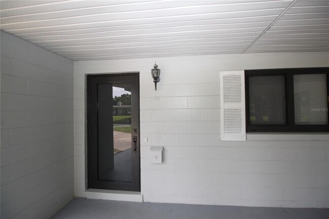 Building Photo - 115 N Lakewood Cir