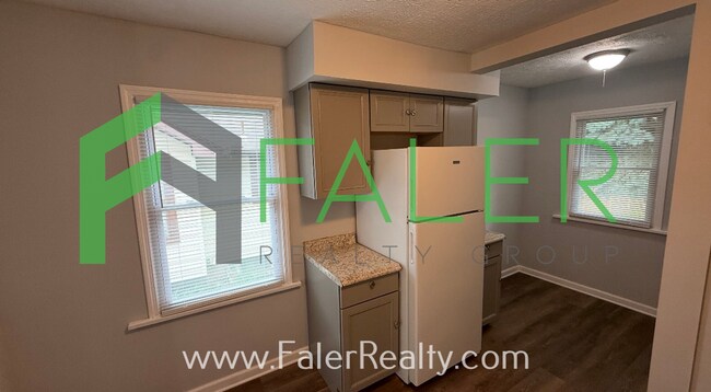 Building Photo - Adorable 2-Bedroom Bungalow