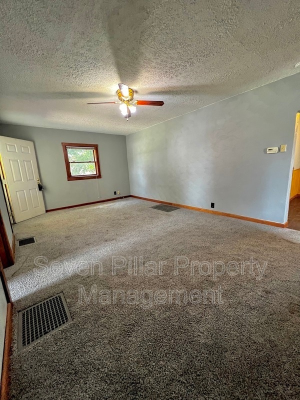 Building Photo - 504 Martin St