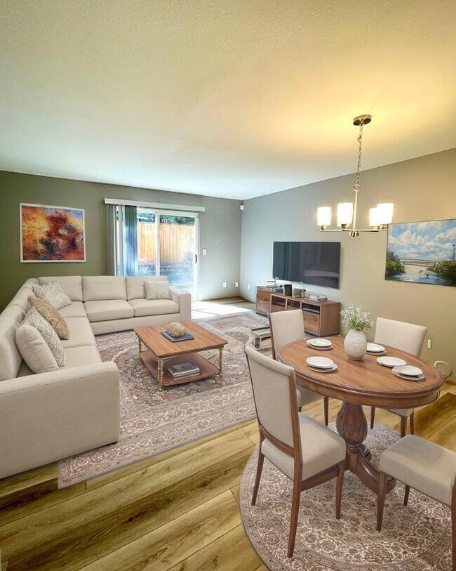 Building Photo - 2 Bedroom University Place Townhome