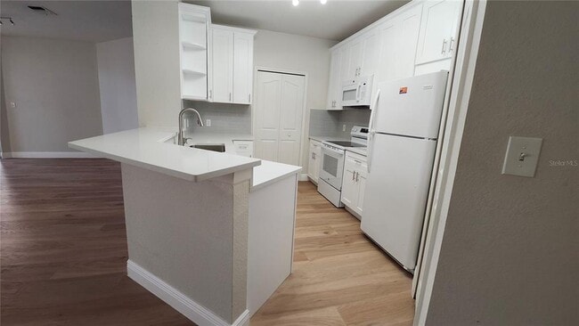 Building Photo - 5813 Legacy Crescent Pl