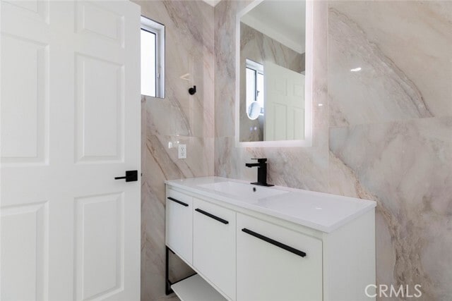 Building Photo - 11110 Odell Ave