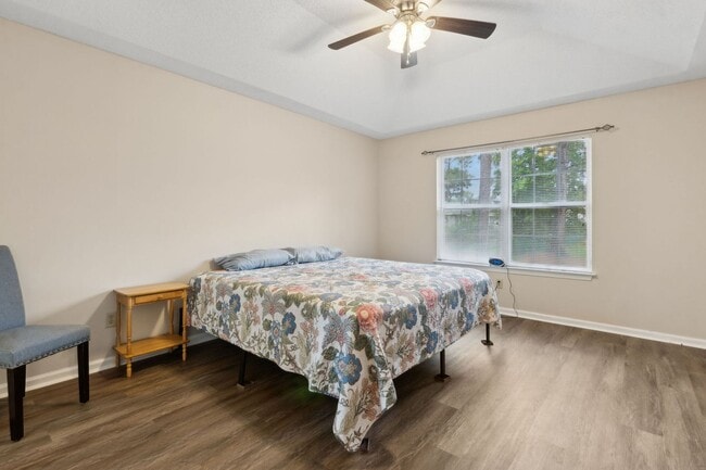 Building Photo - Charming Amelia Island Home in a Private Cul-de-Sac