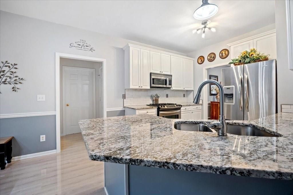 Building Photo - 69 New Brunswick Ct NE