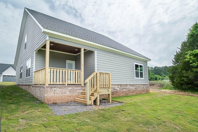 Building Photo - Beautiful 3 Bed, 2.5 Bath, 2 Car Garage - Community Pool & Walking Trail!