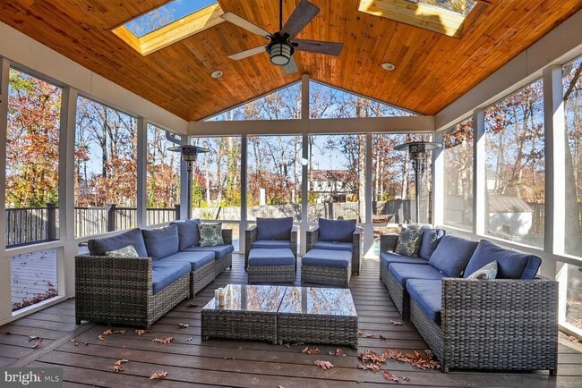 Primary Photo - 14982 Gold Post Ct