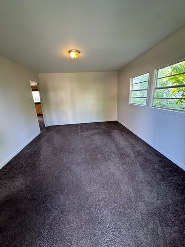 Building Photo - 4129 Robinwood Dr