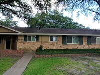 Building Photo - 1105 Ramada Dr