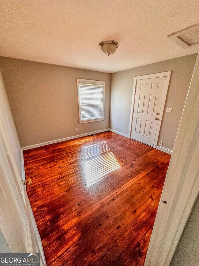 Building Photo - 1895 Francis Ave NW