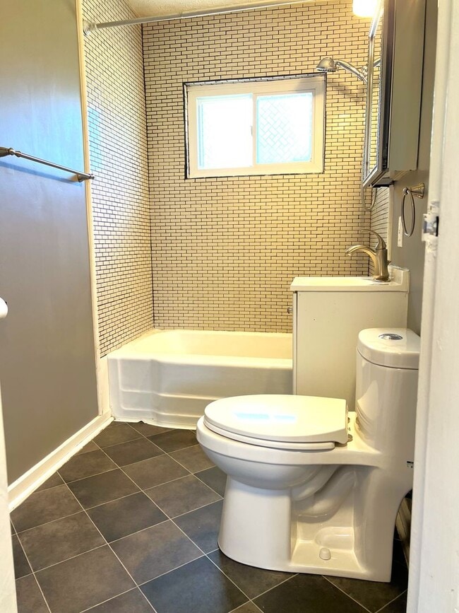 Building Photo - *Maryville 37804 - Charming 2 bedroom, 1 bath Brick Rancher with a 1-car garage - Call Adam Sharp...