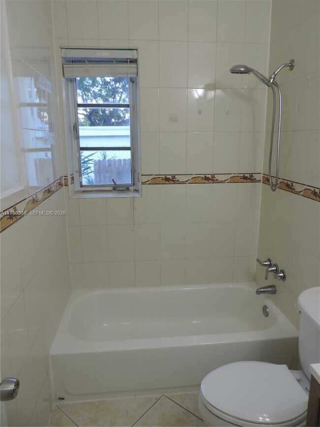 Building Photo - 3134 SW 25th Ter