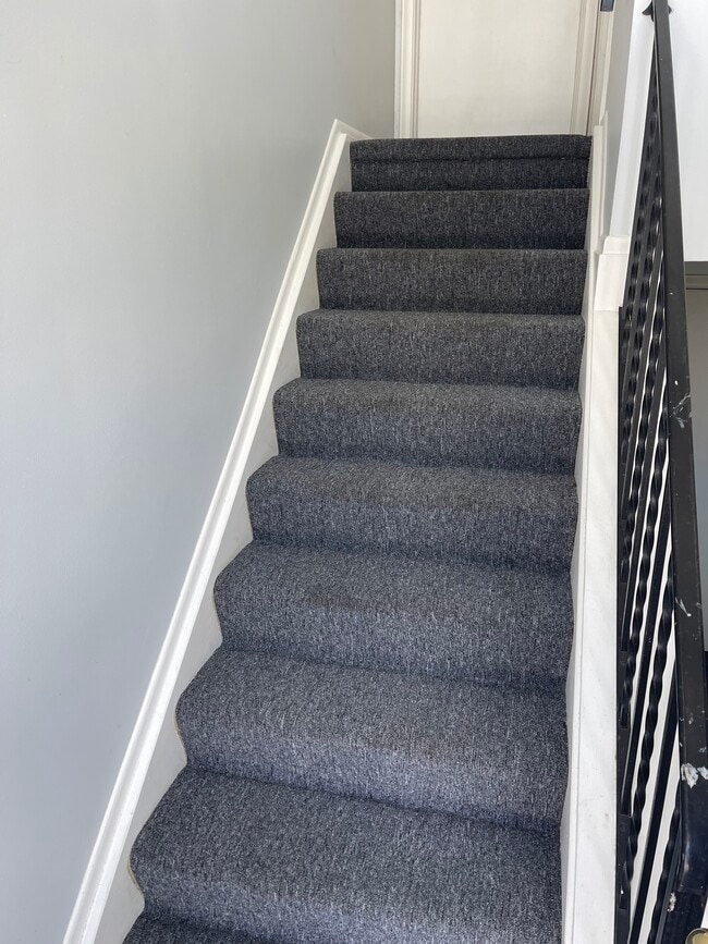 Building Photo - 1630 N Pontiac Trl