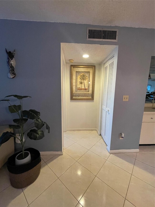 Building Photo - 16141 Blatt Blvd