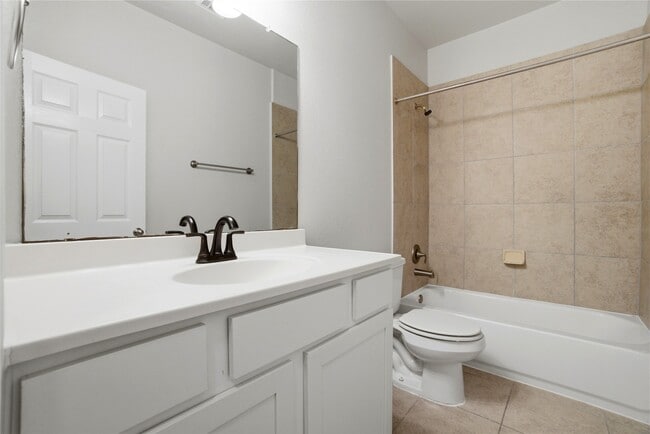 Building Photo - 116 Camelot Pl Ct