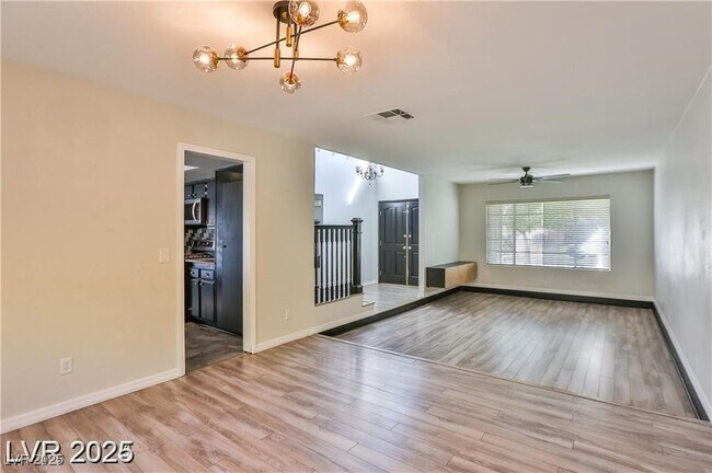 Building Photo - 722 Barrie Ct
