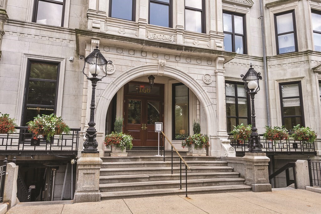 Building Photo - 160 Commonwealth Ave